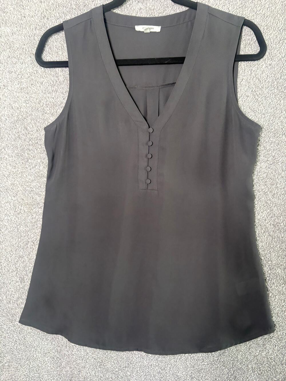 Maurices S Gray V Neck Sleeveless Blouse Button Front Preppy